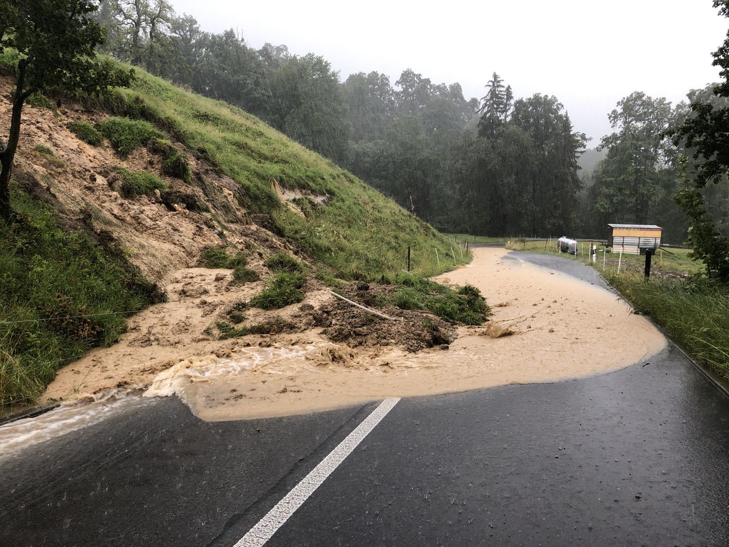 Hellbühlerstrasse Richtung Malters. Foto Luzerner Polizei