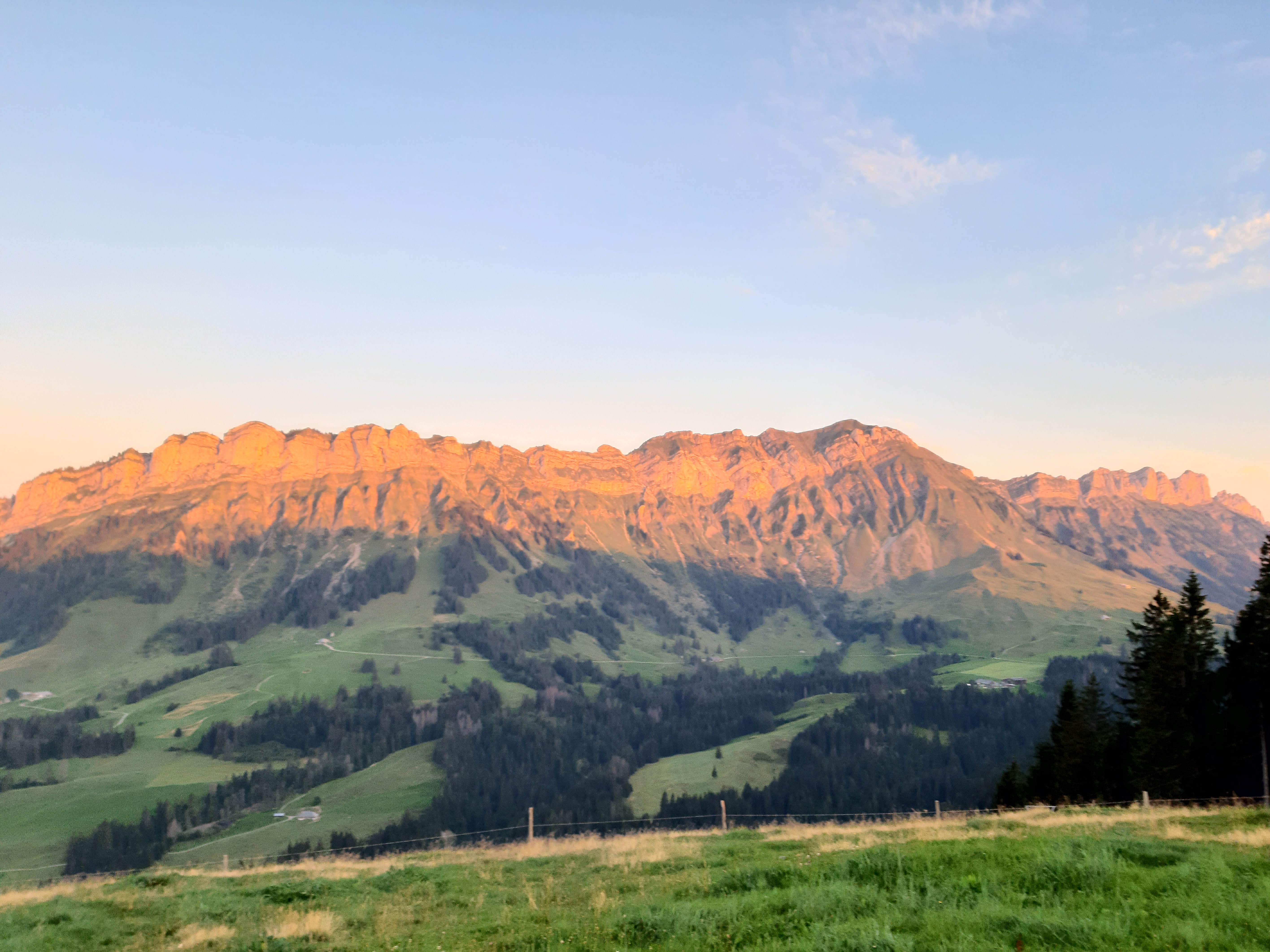 Im Entlebuch geht die Sonne unter.  | Isabelle Reinert, Wolhusen