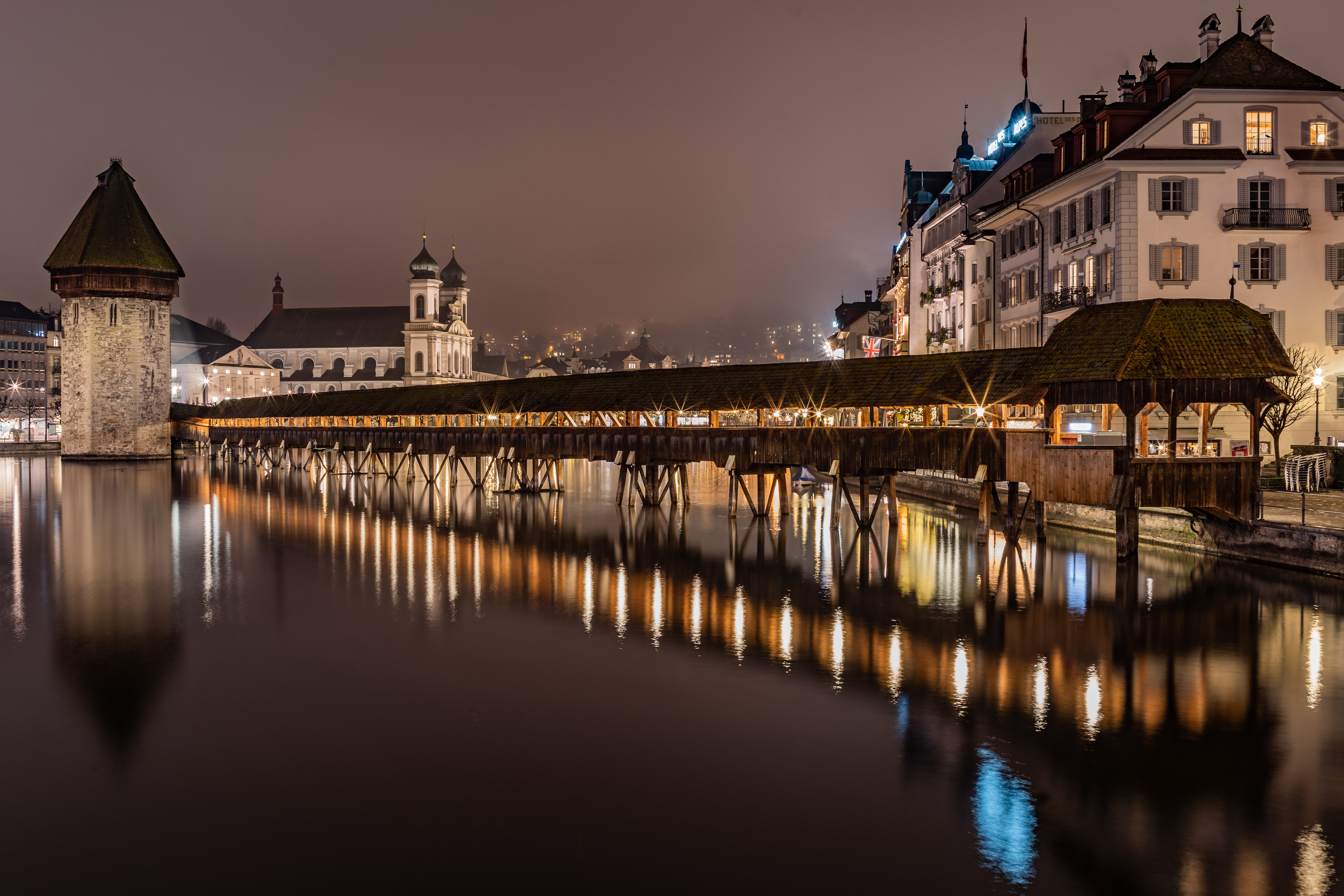 Wasserturm und Kapellbrücke in Luzern bei Nacht. | Richi Brandenberger, Ruswil