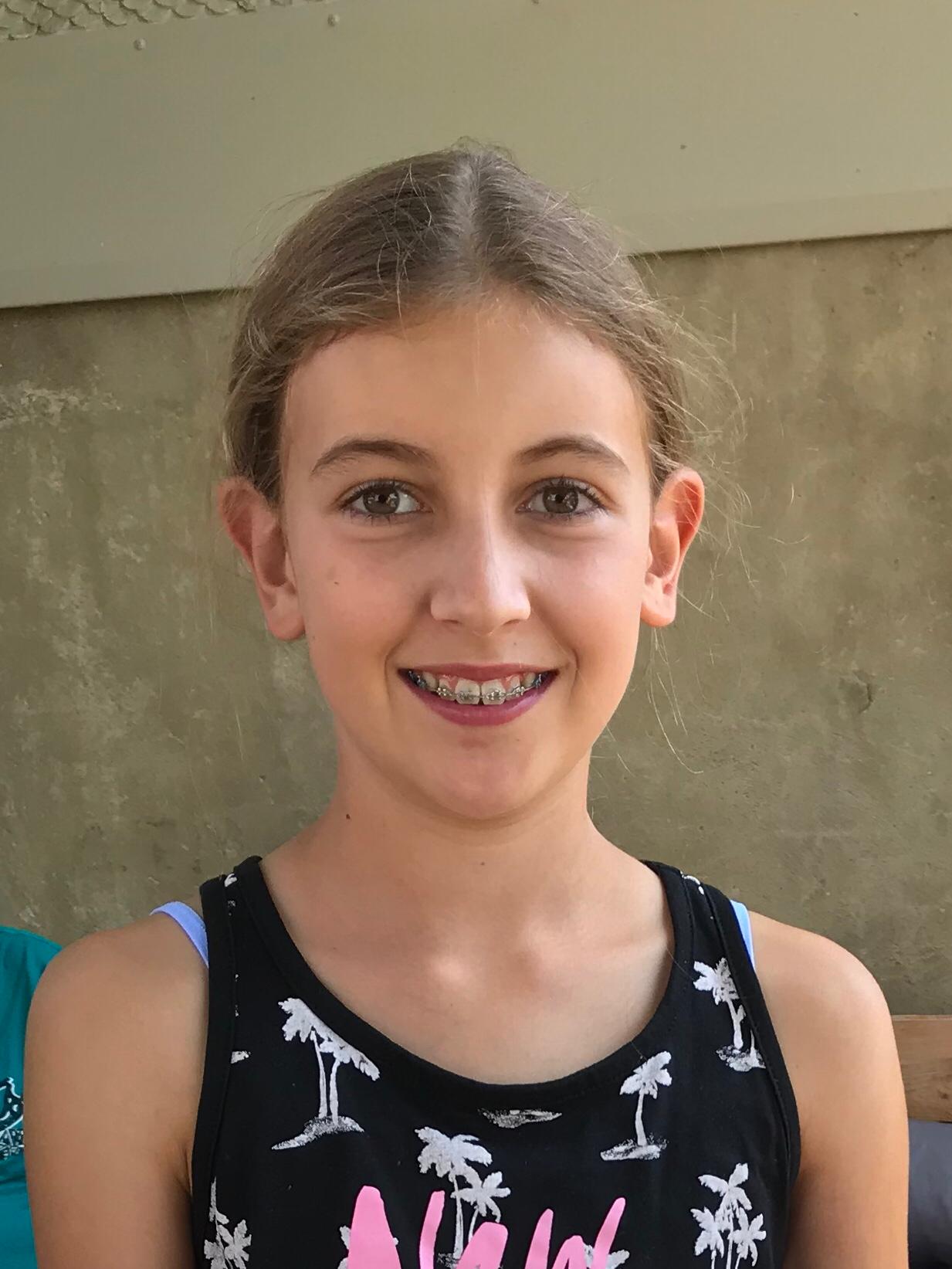 Lena Fischer. Grosswangen, 6. Klasse PS:

"Ich wünsche mir, dass alle gesund bleiben. Für die Schule wünsche ich mir, dass wir alle miteinander auskommen. Dann soll auch das Coronavirus weggehen. Es soll auch ein schönes und gutes Jahr werden für die armen Leute in der Welt."