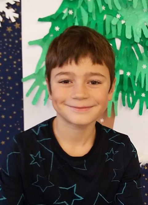 Levi NIck, Buttisholz. 2. Klasse PS:

"Mein Traum ist es, dass ich bald wieder nach Portugal reisen kann, bei meinem Grossmami darf ich nämlich Traktor fahren und mit dem Hund spielen. Es wäre cool, wenn ich der Schnellste wäre der Welt. Ich wünsche mir für alle Gesundheit und dass niemand stirbt. Gerne würde ich Corona wegzaubern."