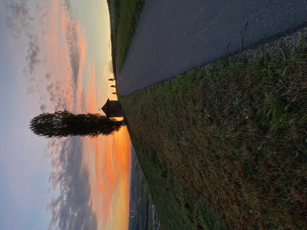Ein Sommerabend geht auf dem Ruswiler Berg zu Ende. | Renate Mueller, Ruswil