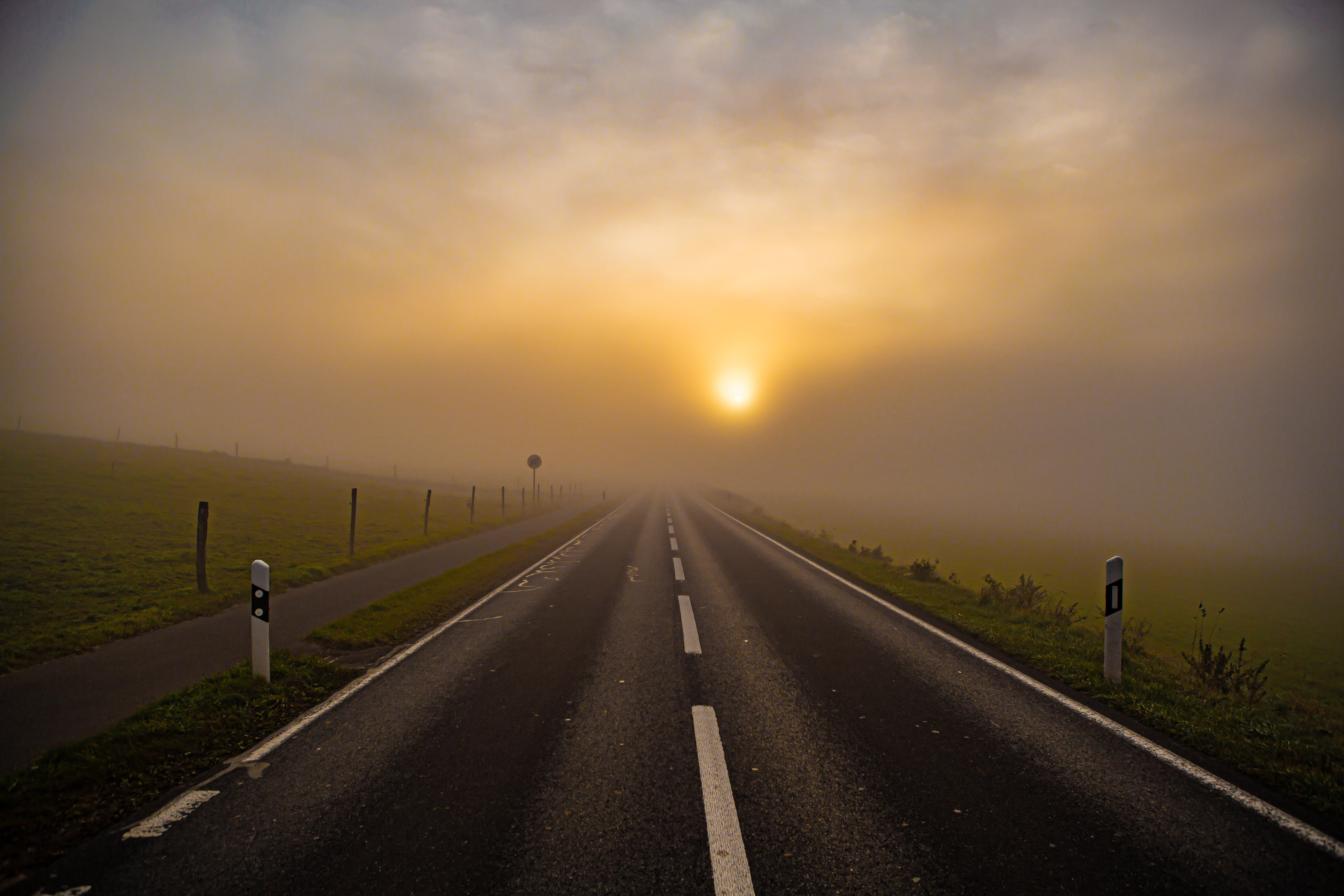 Die Sonne kämpft gegen den Nebel | René Burch, Ruswil