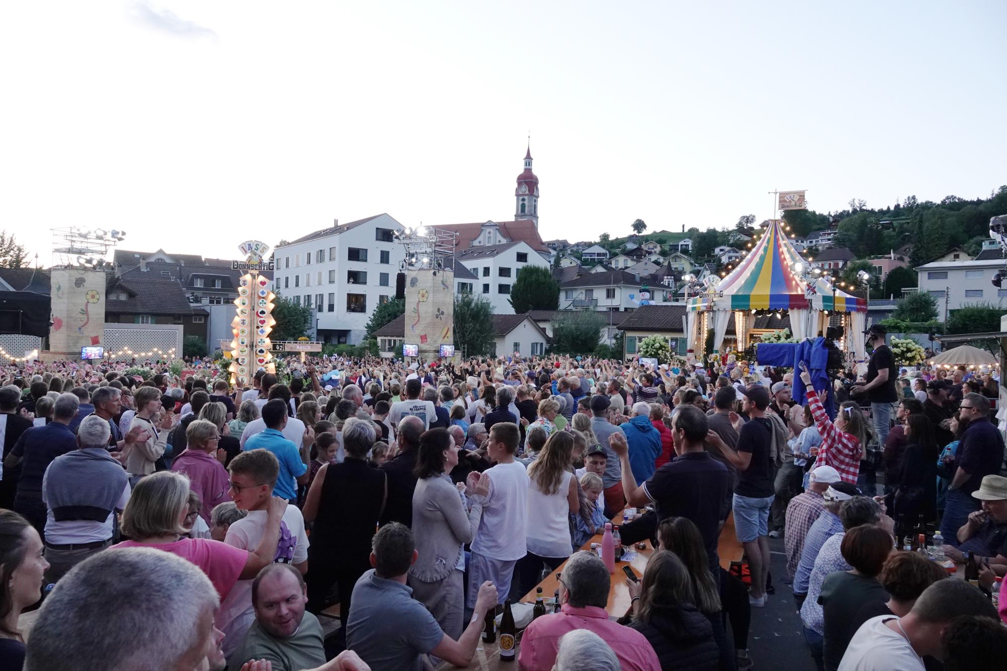 Beste Stimmung vor prächtiger Kulisse. Foto Roland Meyer