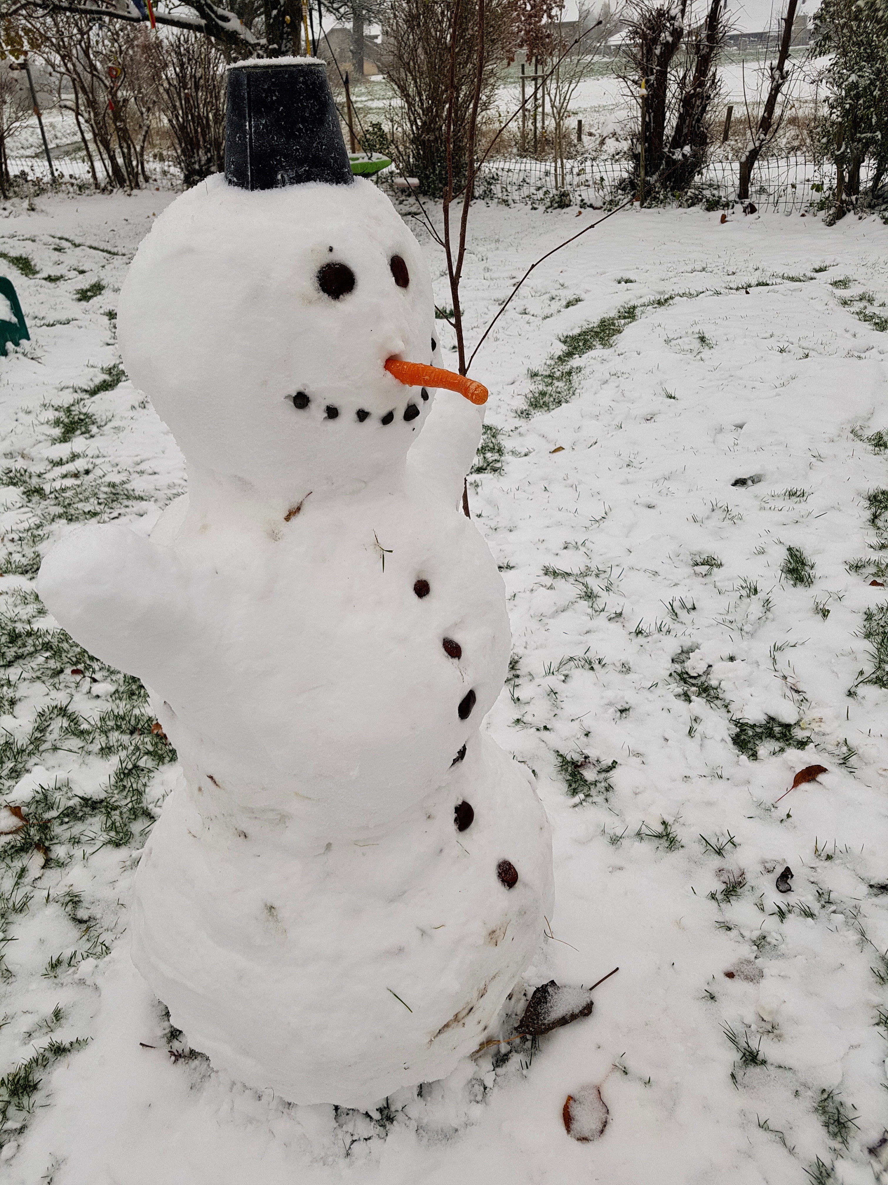 Der erste Schneemann besucht den Garten | Emilie Koller, Grosswangen