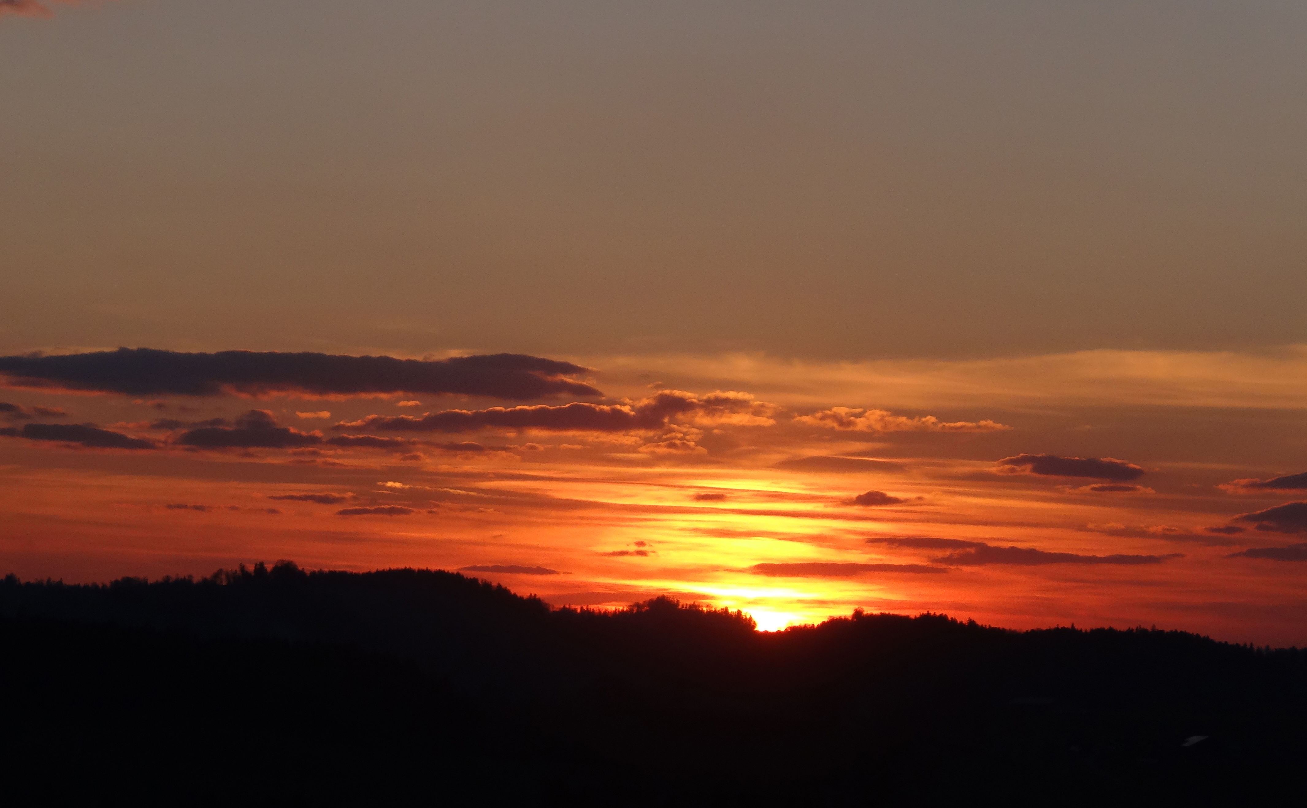 Wunderschöne Abendstimmung mit dem Sonnenuntergang in Ruswil  | Kimi Burch, Ruswil 
