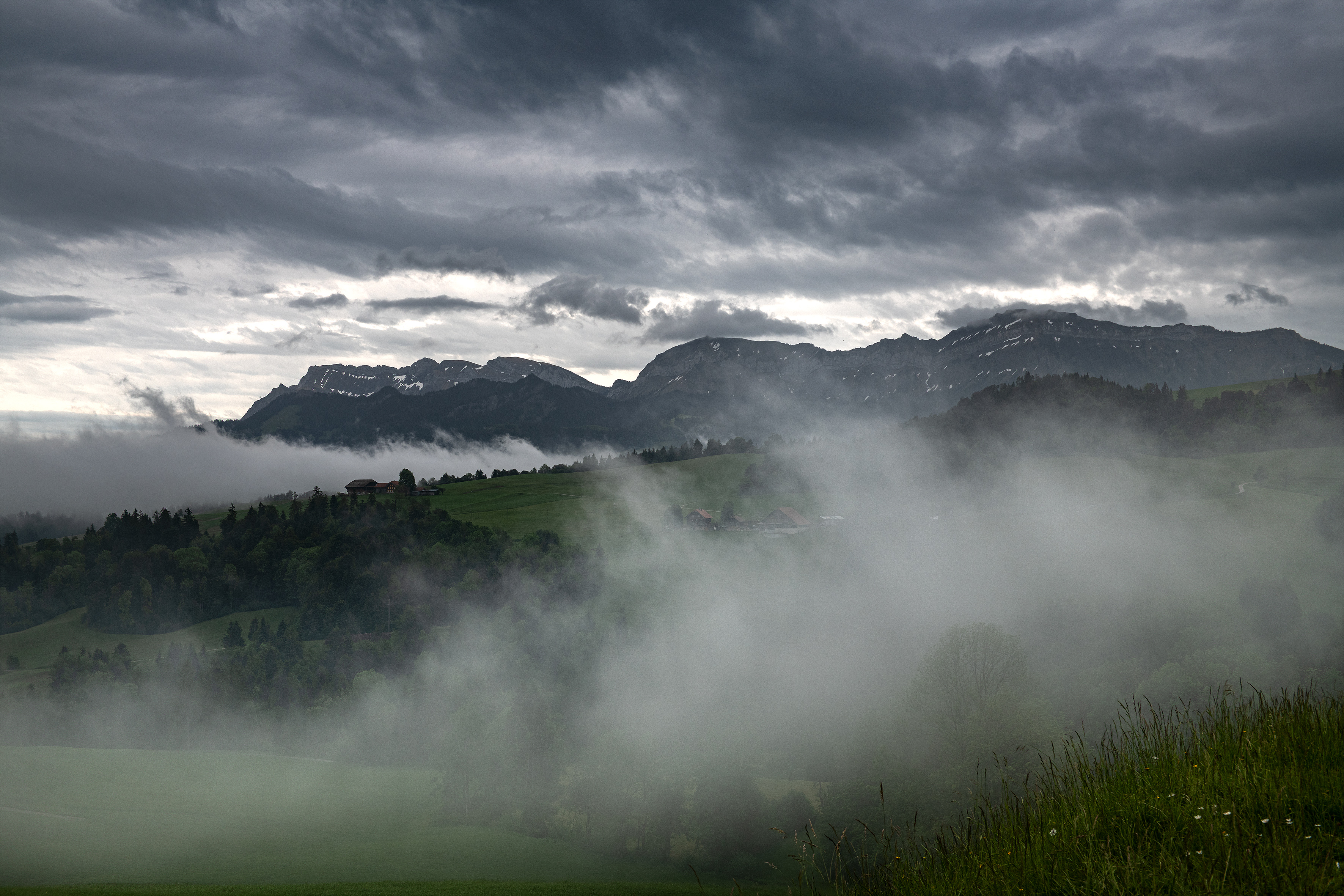 Abwechslungsreiche Wetterstimmung am Pfingstsonntag | Stefan Dubach, Ruswil 